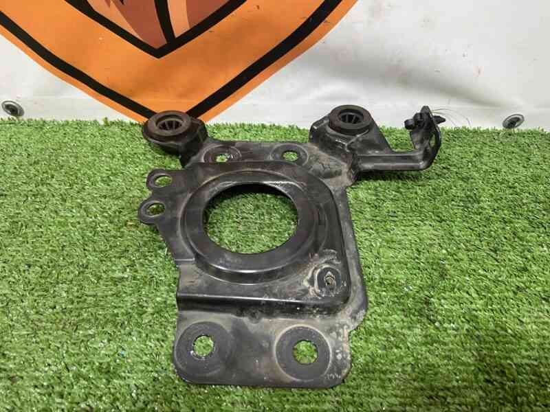 LR072120 Reinforcement of Land Rover Discovery Sport L550 (2015-) Used cost 20 € in stock 1 pcs.
