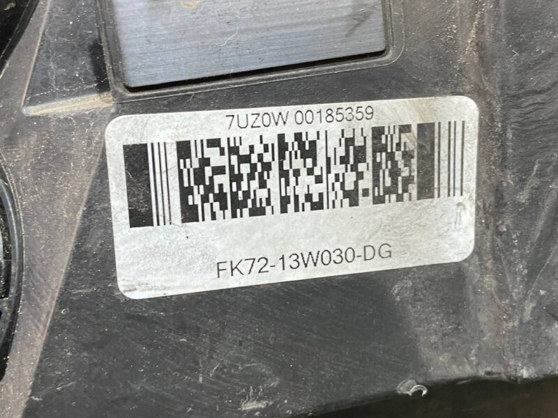 LR076143 Headlight left Bi-xenon not adaptive Land Rover Discovery Sport L550 (2015-) Used cost 600 € in stock 2 pcs.
