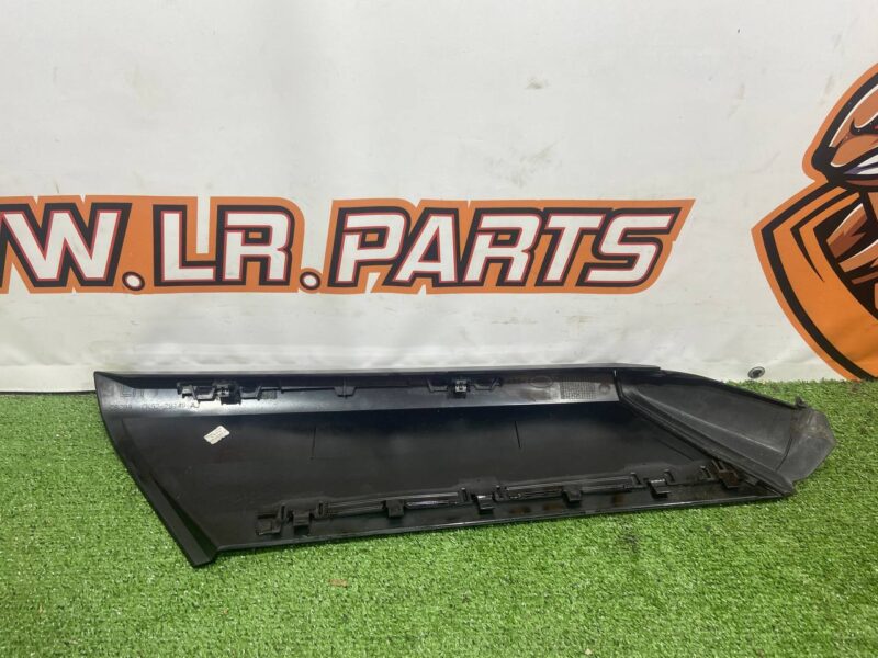 LR076491 Rear left strut cover Range Rover L405 (2013-2021) Used cost 50 € in stock 1 pcs.