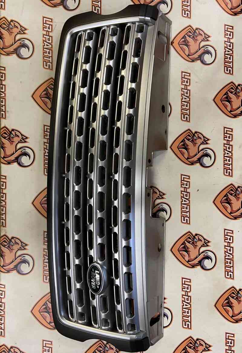 LR077427 Radiator Grille Range Rover L405 (2013-2021) Used cost 160 € in stock 1 pcs.