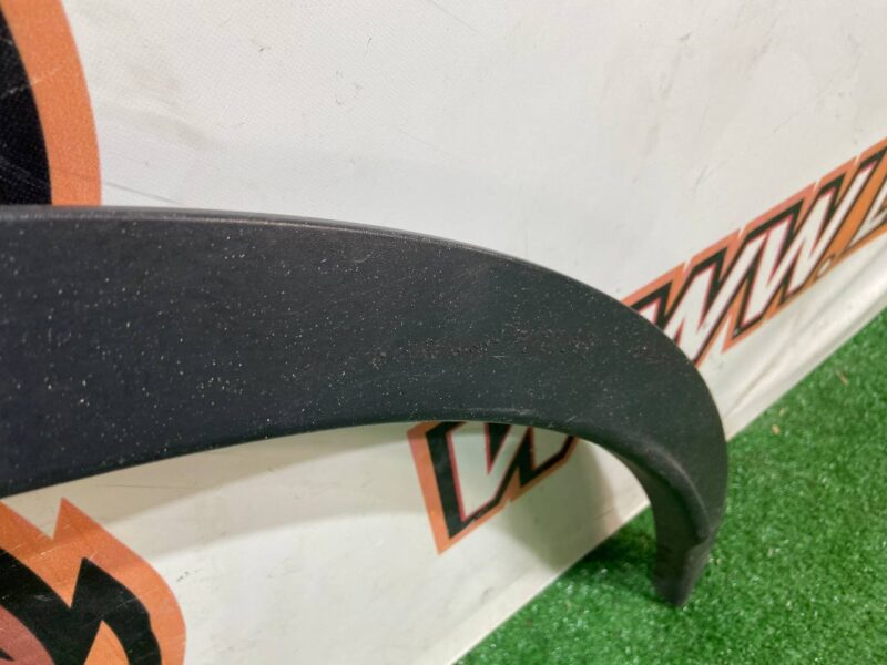 LR078878 Rear wing molding left Land Rover Discovery Sport L550 (2015-) Used cost 60 € in stock 2 pcs.