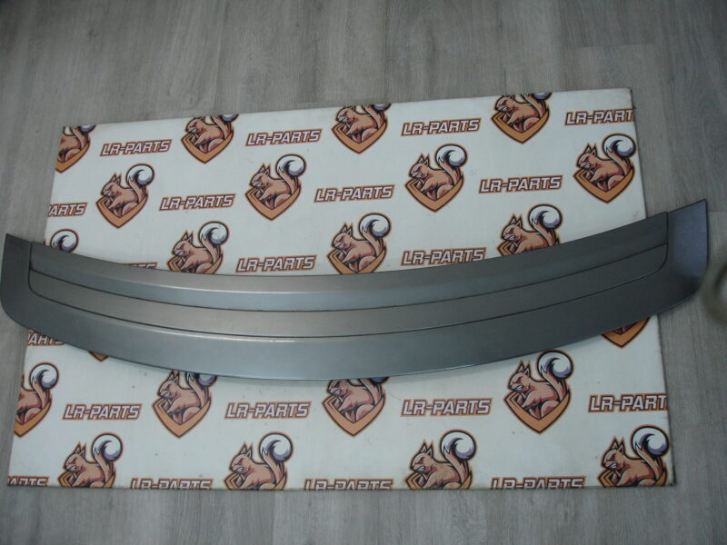 LR079943 Hood molding Range Rover L405 (2013-2021) Used cost 80 € in stock 3 pcs.