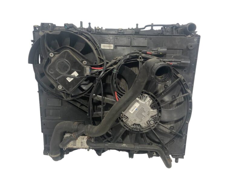 LR084439 Radiator cassette 3.0D 4.4D Range Rover L405 (2013-2021) Used cost 700 € in stock 1 pcs.