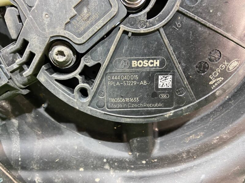 LR084676 AdBlue Urea Tank Land Rover Discovery Sport L550 (2015-) Used cost 350 € in stock 1 pcs.