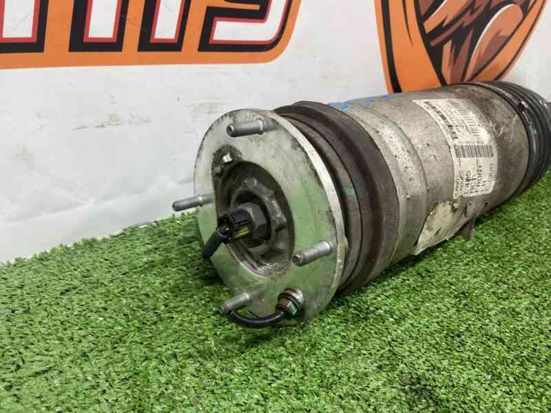LR087091 Front left shock absorber with air cushion Range Rover L405 Used cost 250 € in stock 1 pcs.