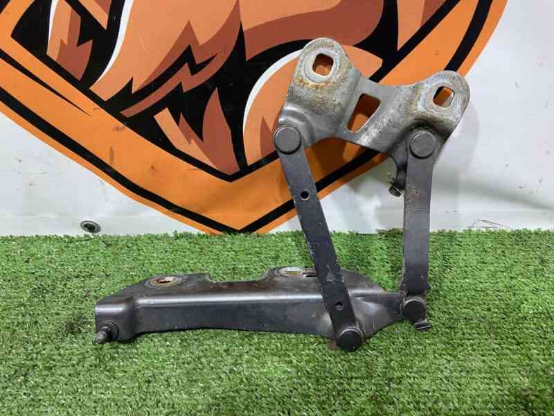 LR088985 Hood hinge left Range Rover L405 (2013-2021) Used - Image 41