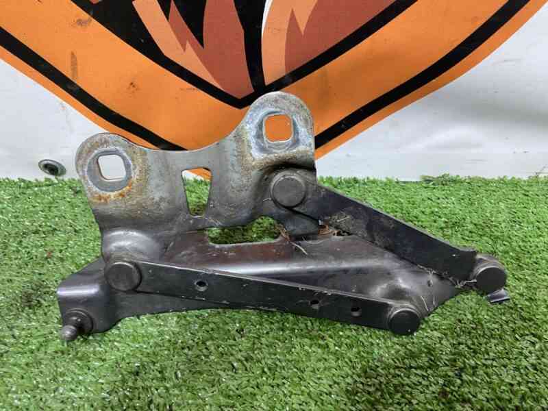 LR088985 Hood hinge left Range Rover L405 (2013-2021) Used - Image 42
