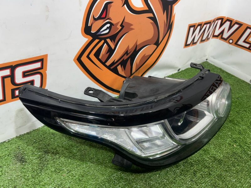 LR090392 Right headlight Range Rover Sport L494 (2014-2022) Used cost 550 € in stock 1 pcs.