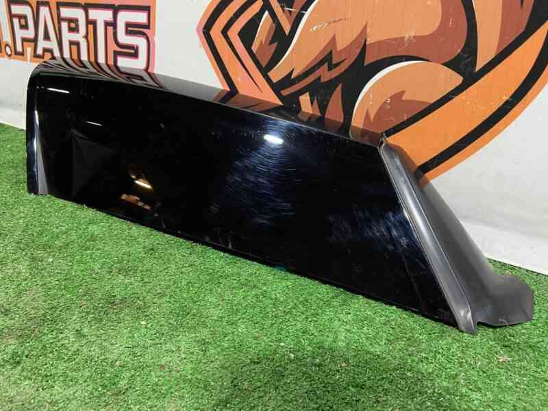 LR102624 Rear pillar arch trim right Range Rover L405 (2013-2021) Used cost 50 € in stock 2 pcs.