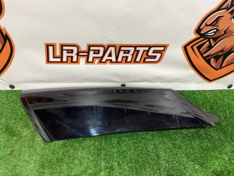 LR102624 Rear pillar arch trim right Range Rover L405 (2013-2021) Used cost 50 € in stock 2 pcs.