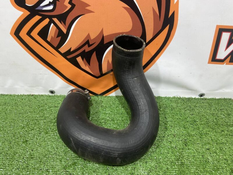 LR117093 Cooling pipe 3.0TD Range Rover Sport L494 (2014-2022) Used cost 50 € in stock 1 pcs.