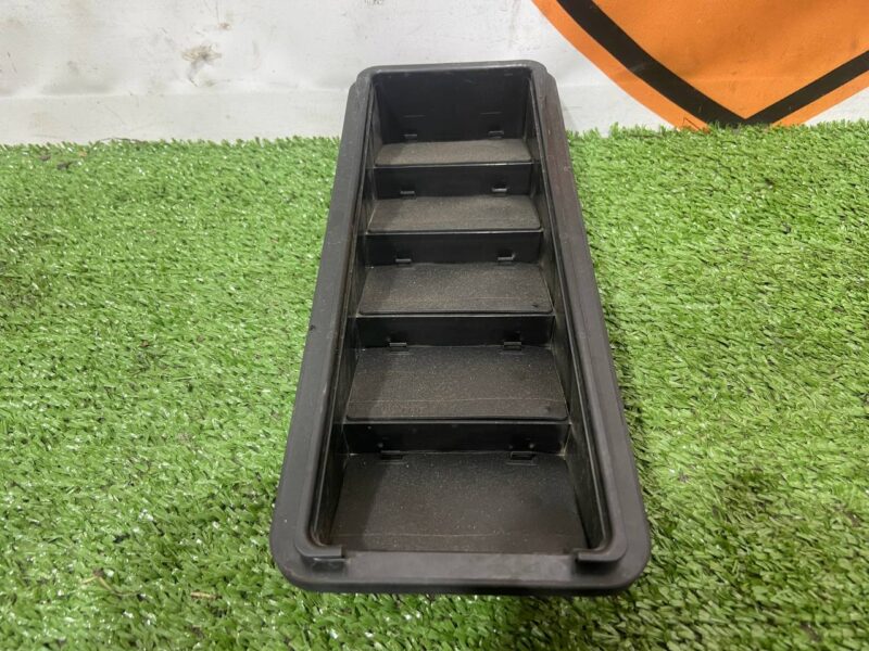 T2H21030 Air duct ventilation grill Jaguar F-Pace X761 (2017-) USED cost 20 € in stock 7 pcs.