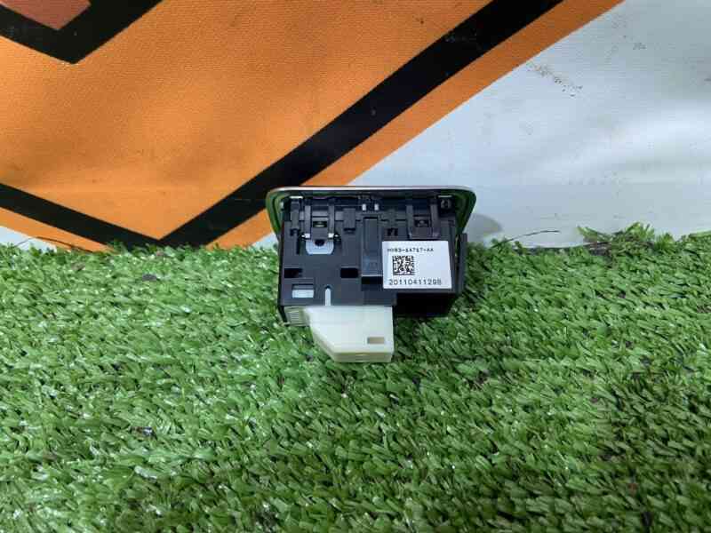 T2H42690 Power window button Jaguar F-Pace X761 (2017-) used cost 30 € in stock 5 pcs.