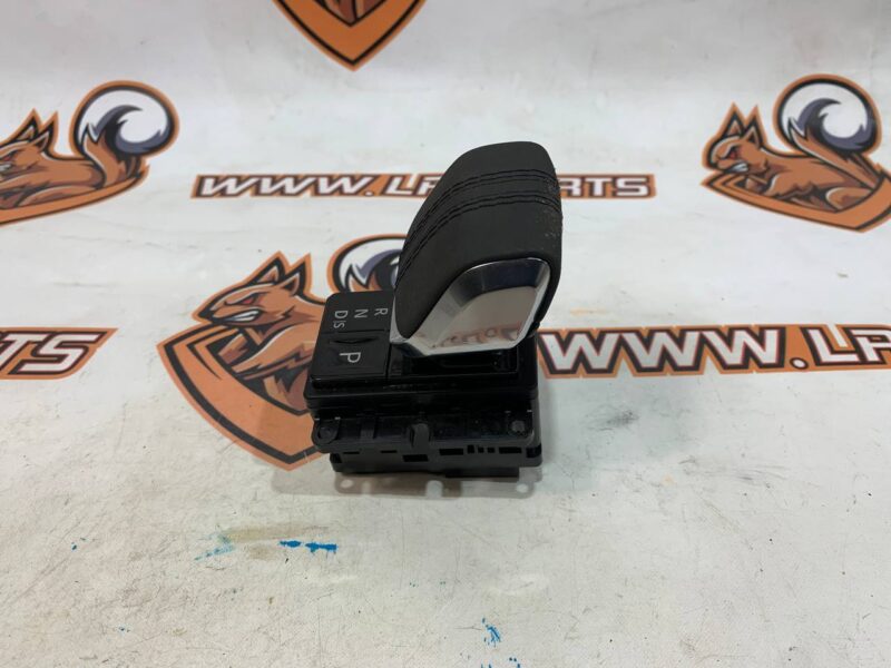 T4A42482 Gear Shift Module Jaguar F-Pace X761 (2017-) Used cost 300 € in stock 4 pcs.