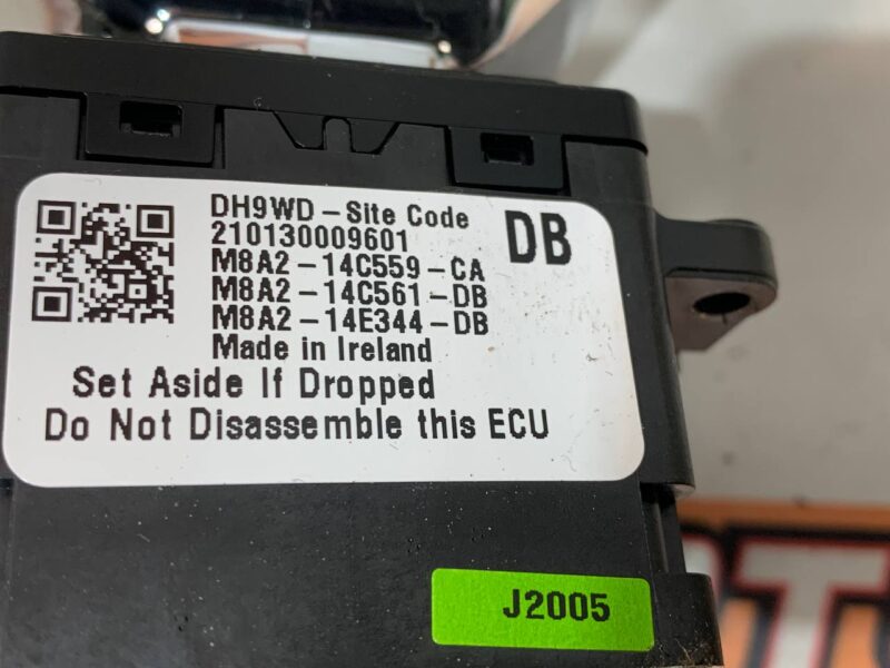 T4A42482 Gear Shift Module Jaguar F-Pace X761 (2017-) Used cost 300 € in stock 4 pcs.