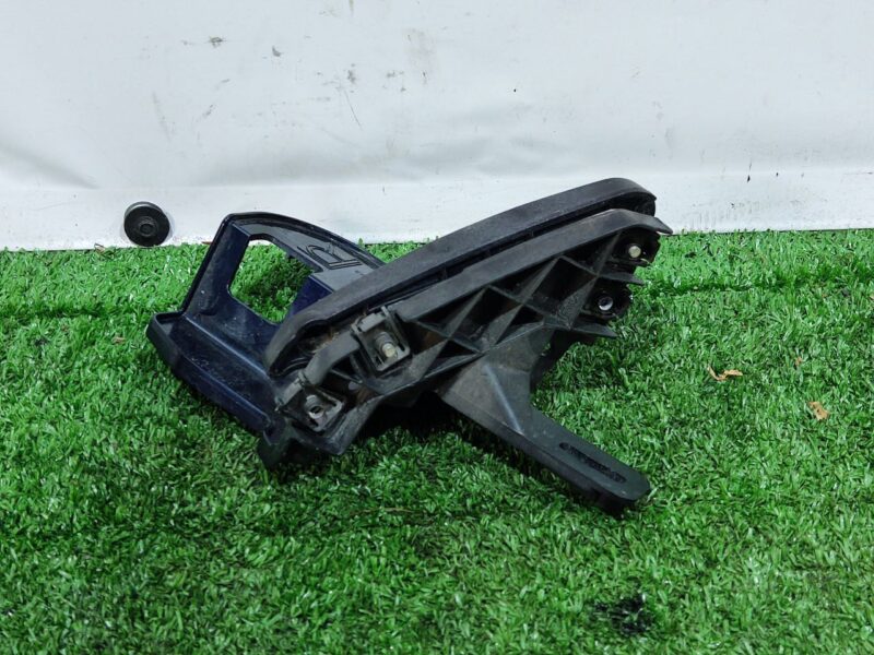 BJ3216A142AA Front right fender mounting bracket Range Rover Evoque L538 (2012-2018) Used cost 90 € in stock 1 pcs.
