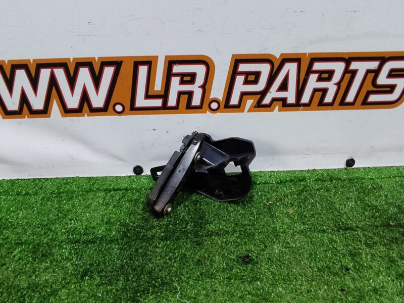 BJ3216A142AA Front right fender mounting bracket Range Rover Evoque L538 (2012-2018) Used cost 90 € in stock 1 pcs.