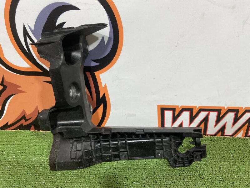 LR024378 Battery shelf mounting bracket RANGE ROVER EVOQUE (L538) 2011-2018 Used cost 20 € in stock 1 pcs.