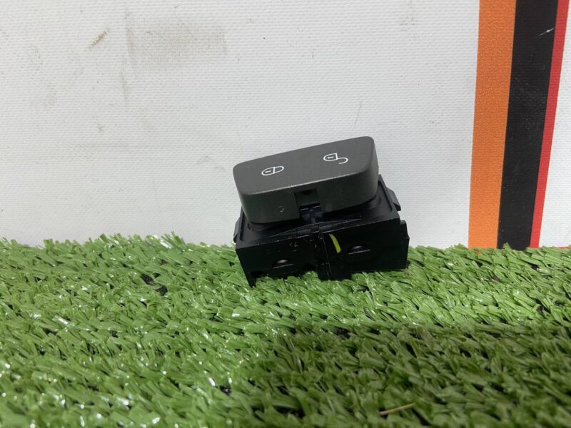 LR025906 Front Left Door Lock Switch Range Rover Evoque L538 (2012-2018) Used cost 16 € in stock 1 pcs.