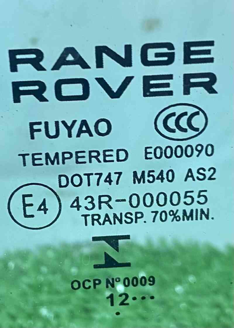 LR034327 Right side body glass Range Rover L405 (2013-2021) Used cost 150 € in stock 1 pcs.