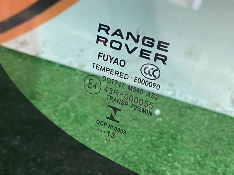 LR034328 Glass in the body side left Range Rover L405 (2013-2021) Used cost 150 € in stock 1 pcs.