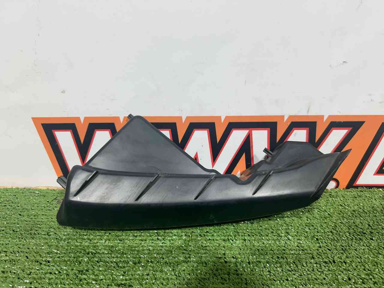 LR036193 Bumper mounting bracket left RANGE ROVER EVOQUE L538 2011-2018 Used cost 10 € in stock 1 pcs.