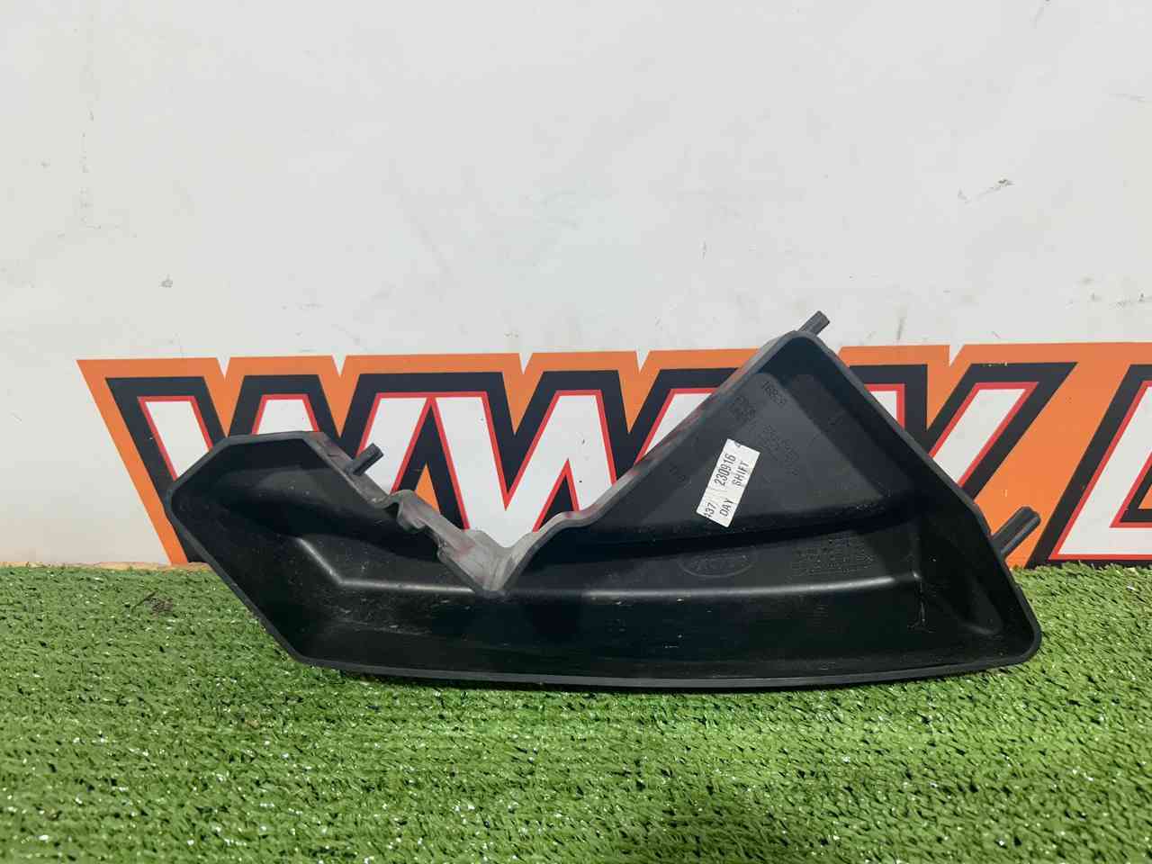 LR036193 Bumper mounting bracket left RANGE ROVER EVOQUE L538 2011-2018 Used cost 10 € in stock 1 pcs.
