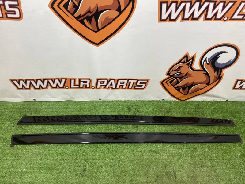 LR037539KIT Used Range Rover L405 (2013-2021) roof molding kit cost 93 € in stock 1 pcs.