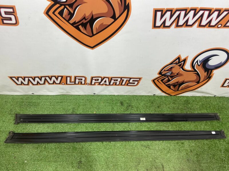 LR037539KIT Used Range Rover L405 (2013-2021) roof molding kit cost 93 € in stock 1 pcs.