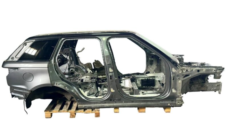 LR044372 Quarter rear right Range Rover Sport L494 Used cost 430 € in stock 6 pcs.