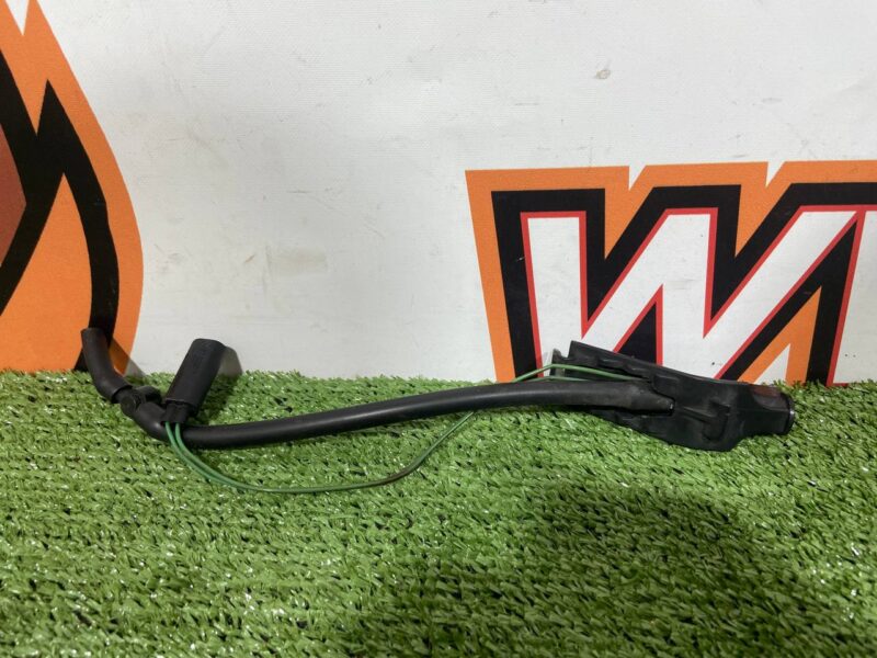 LR050779 Heated windshield washer nozzle Range Rover Evoque L538 (2012-2018) Used cost 10 € in stock 3 pcs.