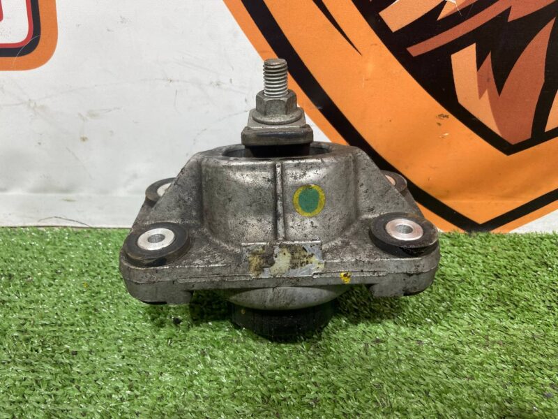 LR051514 Right engine mount 4.4TD Range Rover L405 (2013-2021) Used cost 92 € in stock 2 pcs.