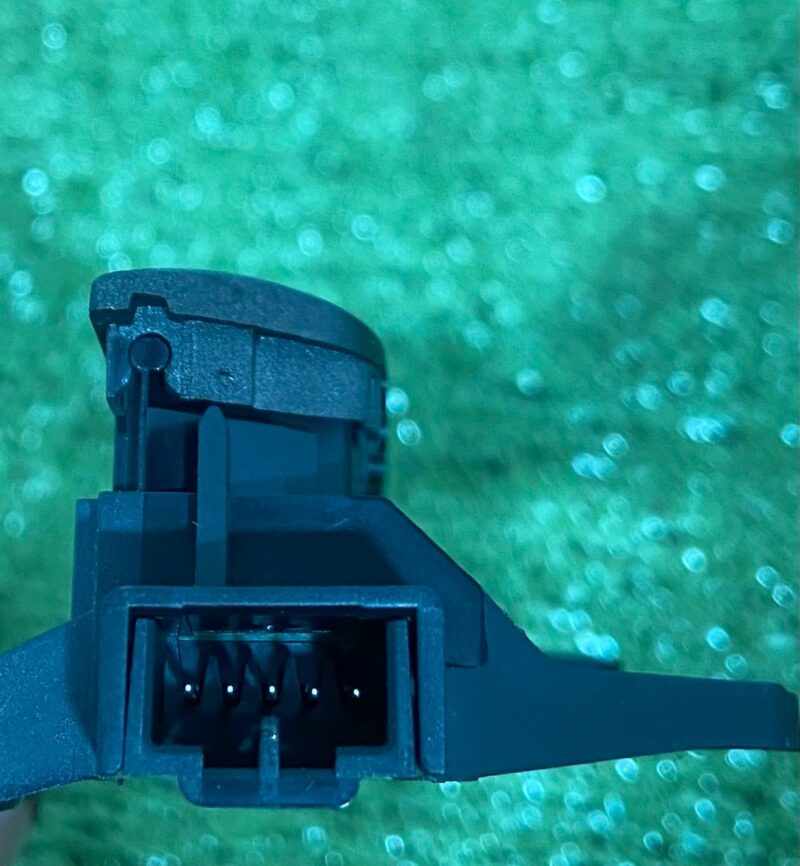 LR055280 Left electric seat adjustment switch Range Rover Evoque L538 (2012-2018) Used cost 20 € in stock 1 pcs.