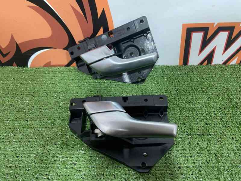 LR065130 Door handle inner left Range Rover Evoque L538 (2012-2018) Used cost 10 € in stock 2 pcs.
