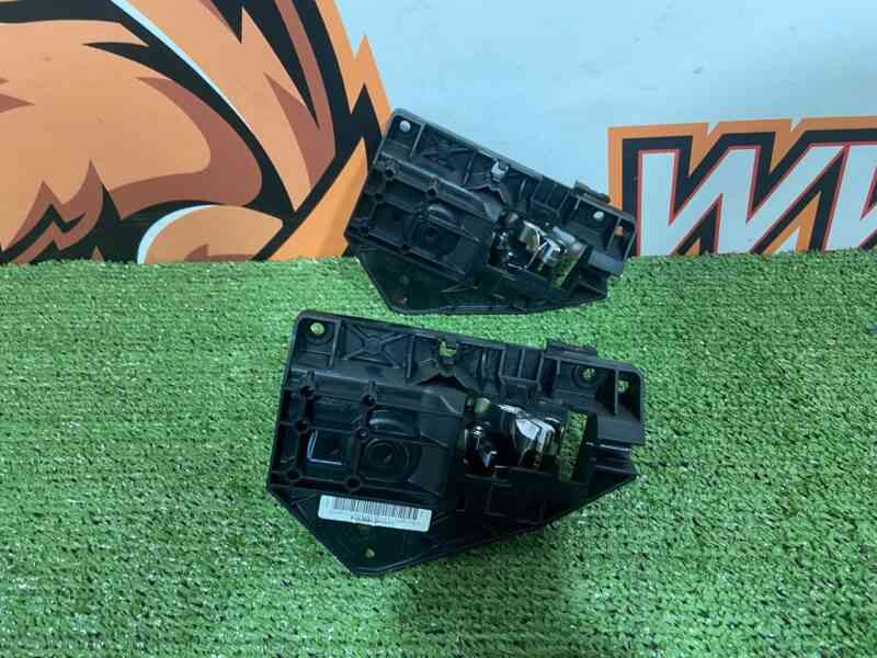 LR065130 Door handle inner left Range Rover Evoque L538 (2012-2018) Used cost 10 € in stock 2 pcs.