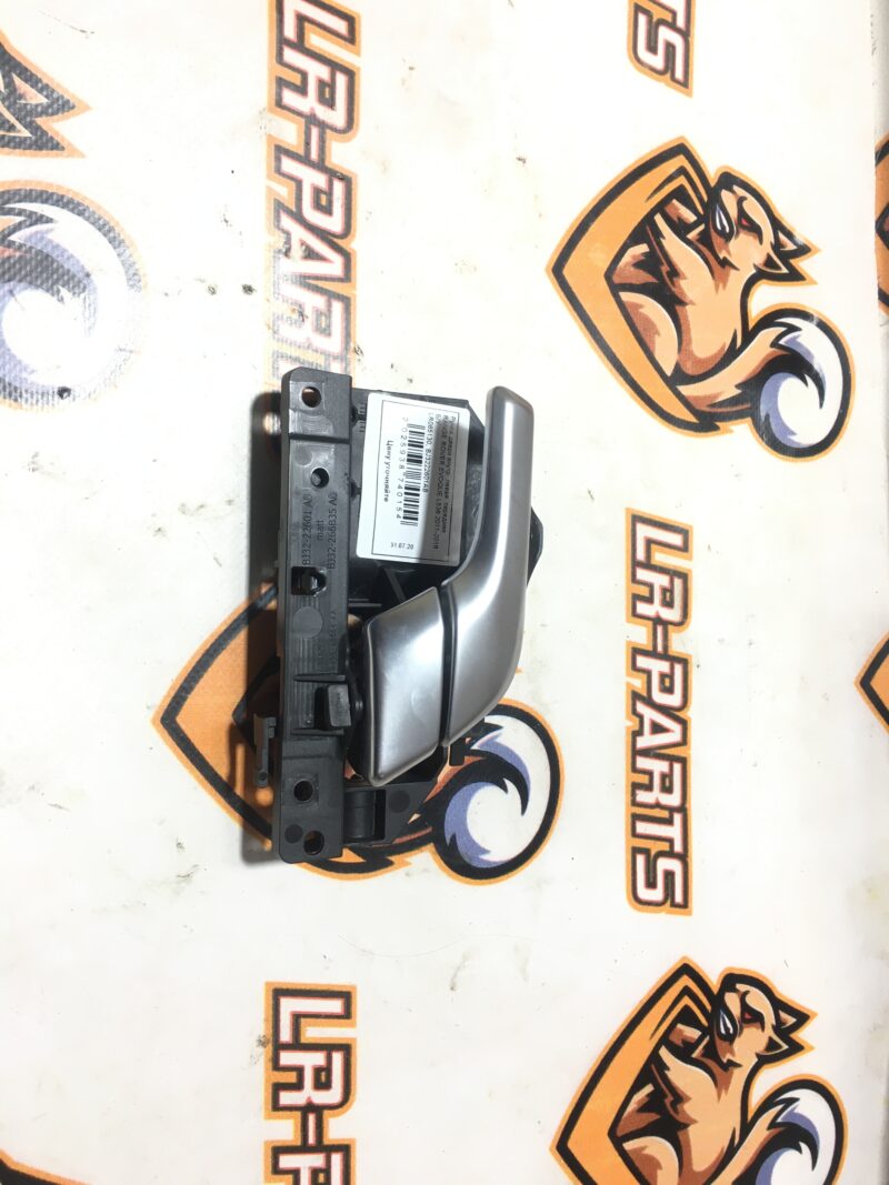 LR065130 Door handle inner left Range Rover Evoque L538 (2012-2018) Used cost 10 € in stock 2 pcs.