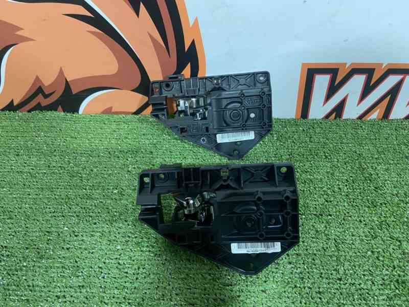 LR065131 Door handle inner right Range Rover Evoque L538 (2012-2018) Used cost 10 € in stock 2 pcs.