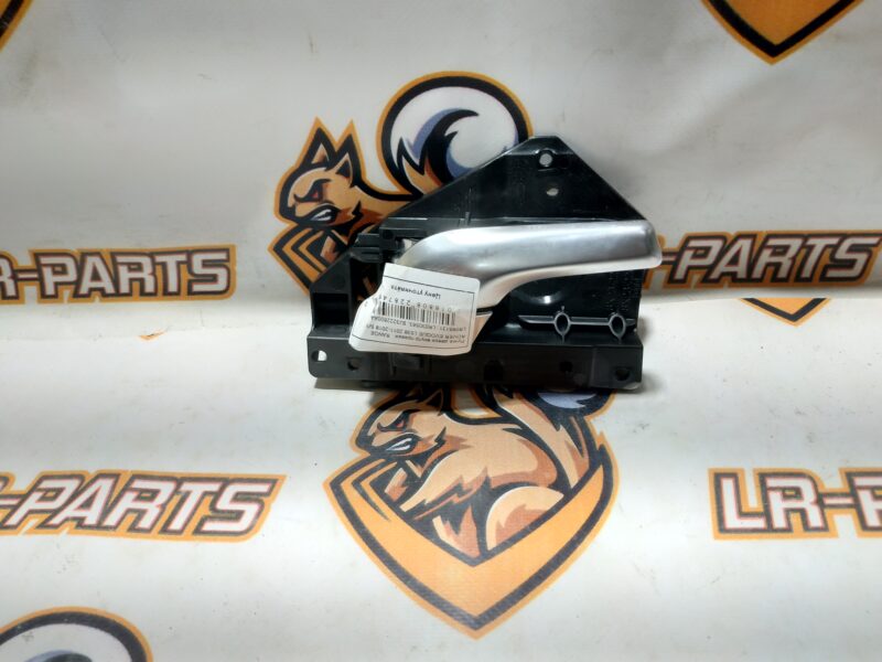 LR065131 Door handle inner right Range Rover Evoque L538 (2012-2018) Used cost 10 € in stock 2 pcs.