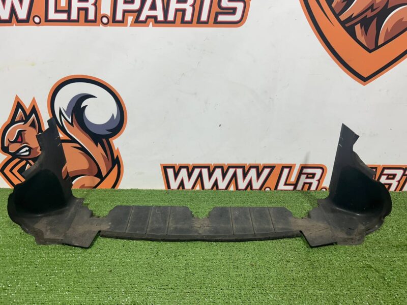 LR069699 Lower radiator deflector 2.0T petrol Range Rover Evoque L538 (2012-2018) used cost 30 € in stock 1 pcs.