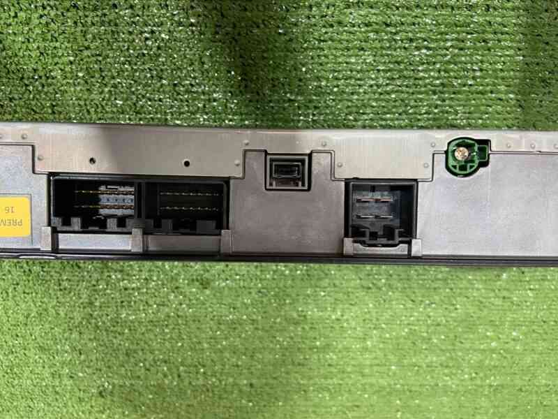 LR070103 Audio system amplifier 1280 W Range Rover Evoque L538 (2012-2018) Used cost 600 € in stock 3 pcs.