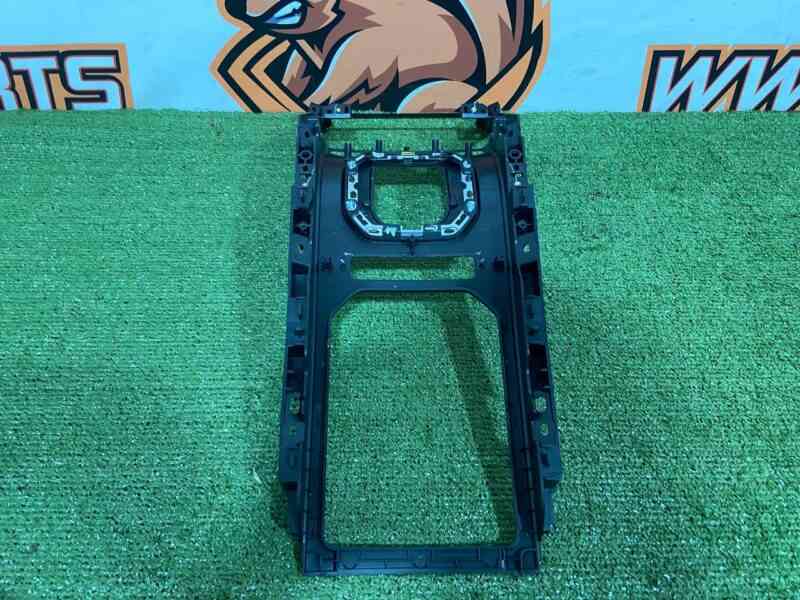 LR071510 Center console trim panel Range Rover Evoque L538 (2012-2018) Used cost 75 € in stock 1 pcs.