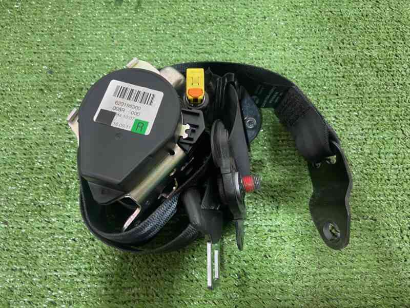 LR072746KIT Used Range Rover Evoque L538 (2012-2018) seat belt set cost 350 € in stock 1 pcs.