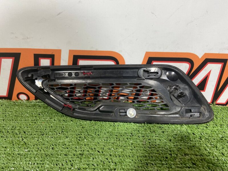 LR074253 Hood molding right Range Rover Evoque L538 (2012-2018) Used cost 80 € in stock 1 pcs.
