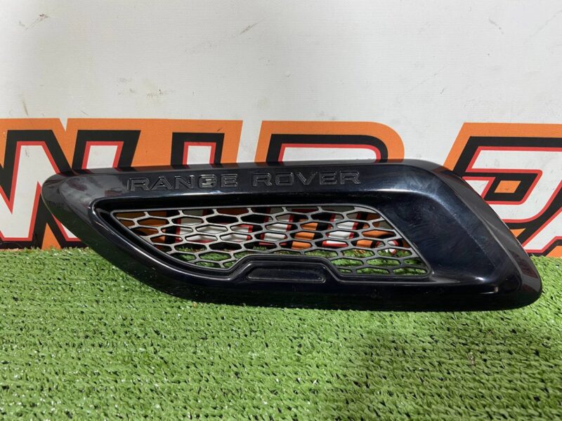 LR074254 Left Hood Grille Range Rover Evoque L538 (2012-2018) Used cost 80 € in stock 1 pcs.