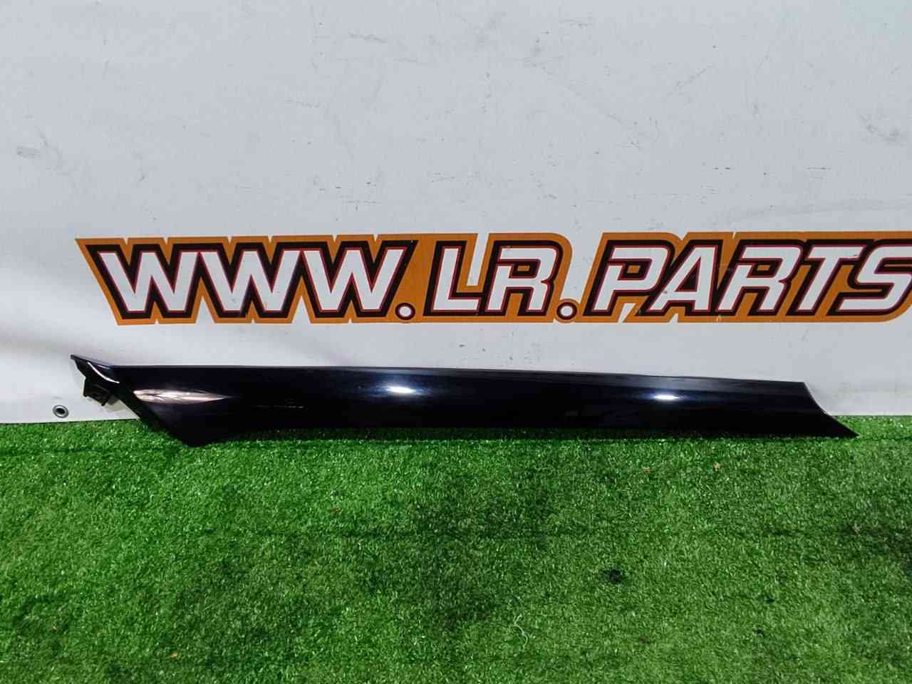 LR077218 Windshield pillar trim left Range Rover Evoque L538 (2012-2018) Used cost 25 € in stock 1 pcs.