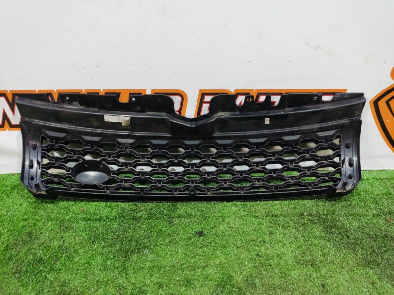 LR083133 Radiator grille Range Rover Evoque L538 (2012-2018) Used cost 235 € in stock 2 pcs.
