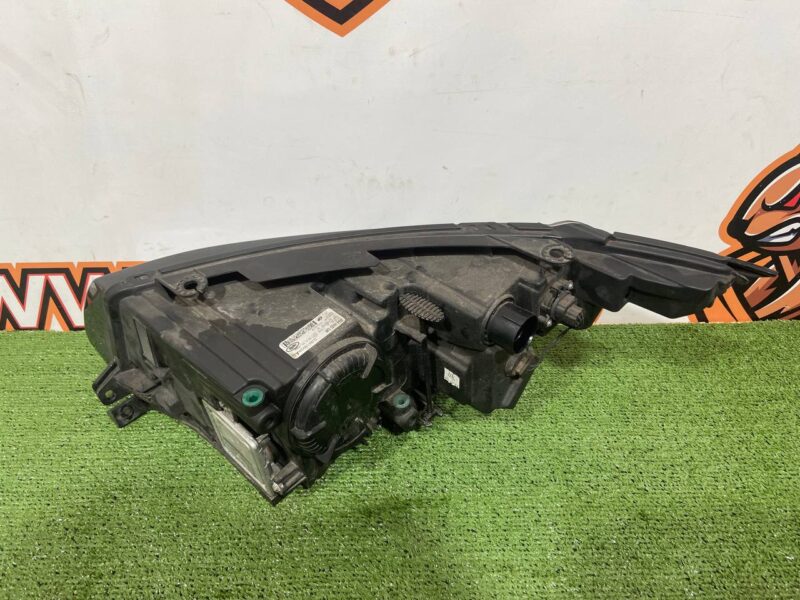 LR084680 Right headlight complete Range Rover Evoque L538 (2012-2018) Used cost 650 € in stock 1 pcs.