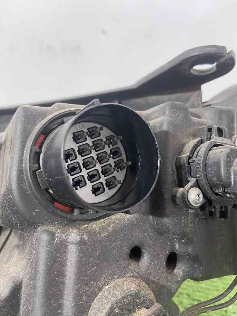 LR084680 Right headlight complete Range Rover Evoque L538 (2012-2018) Used cost 650 € in stock 1 pcs.