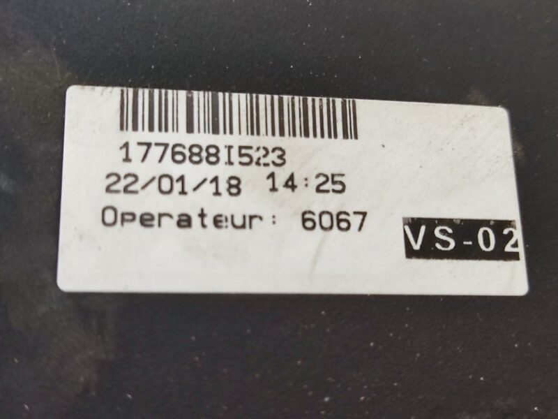 LR094262 Used Range Rover Evoque L538 engine compartment fuse box (2012-2018) cost 250 € in stock 1 pcs.