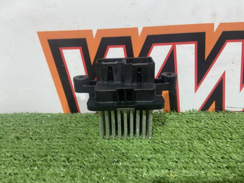 LR094345 Heater resistor Land Rover Discovery Sport L550 (2015-) Used cost 250 € in stock 1 pcs.